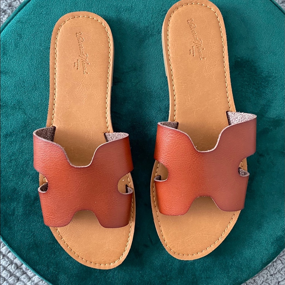 Universal Thread sandals